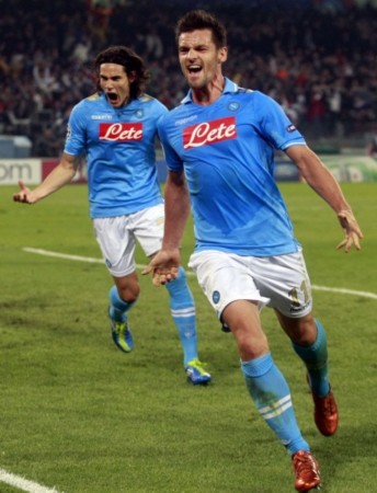 持自己的球 持自己的球